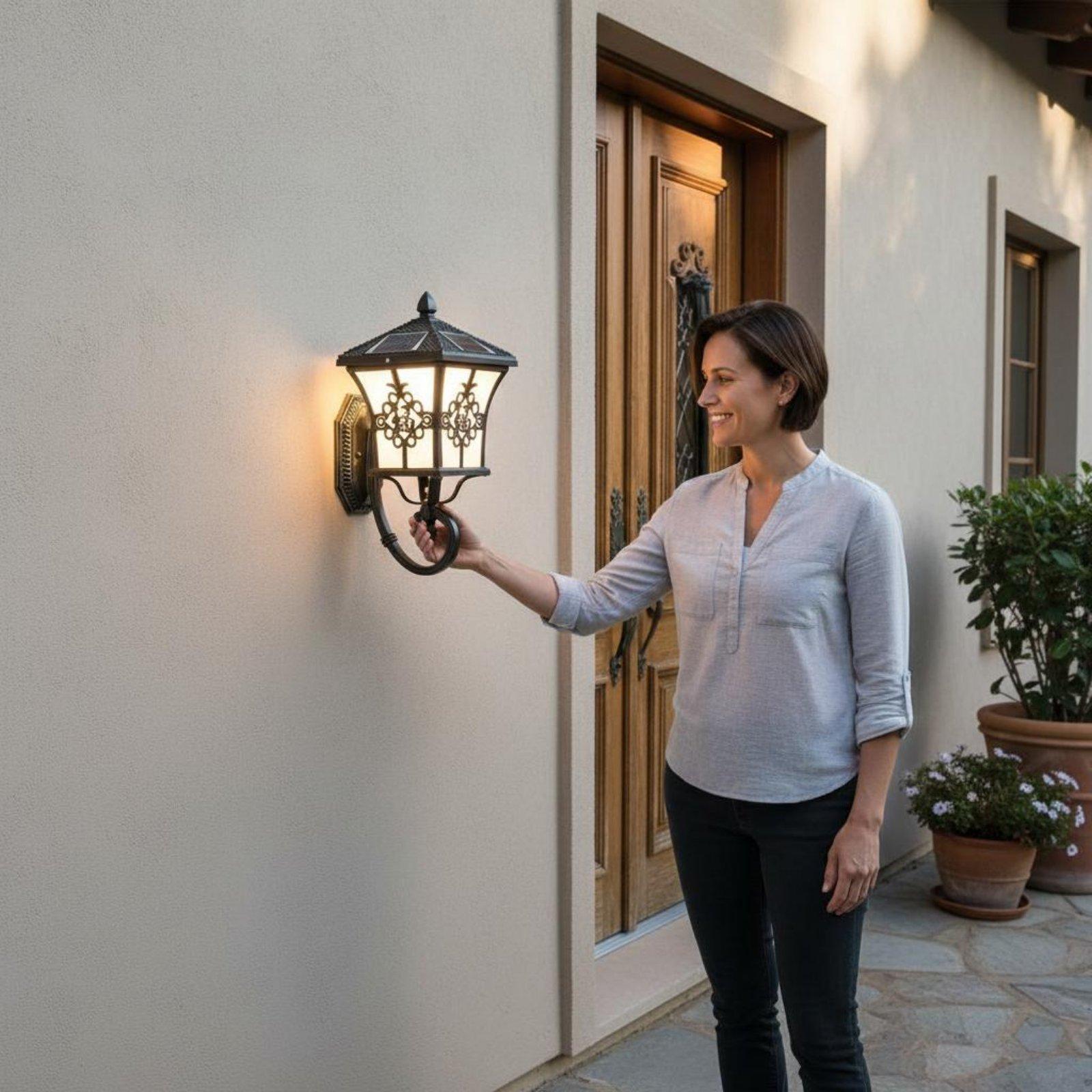 Smart Garden Lanterns - مصباح جداري شمسي ذكي، إضاءة خارجية